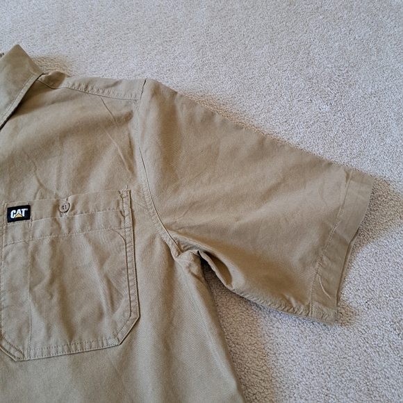 CAT Caterpillar Men's Shirt Short Sleeved Tan Brown Size Medium Cotton Casual - Picture 10 of 12